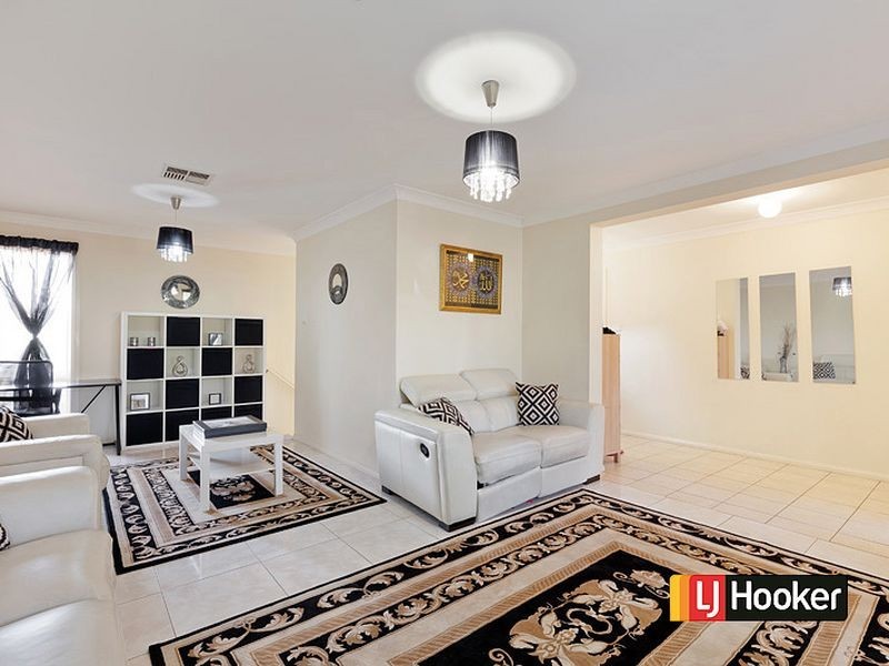 9/24 Blackbutt Crescent, Greystanes NSW 2145