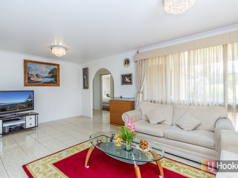 42 Beaconsfield Road, Rooty Hill NSW 2766
