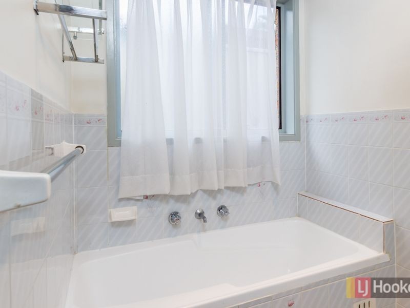 42 Beaconsfield Road, Rooty Hill NSW 2766