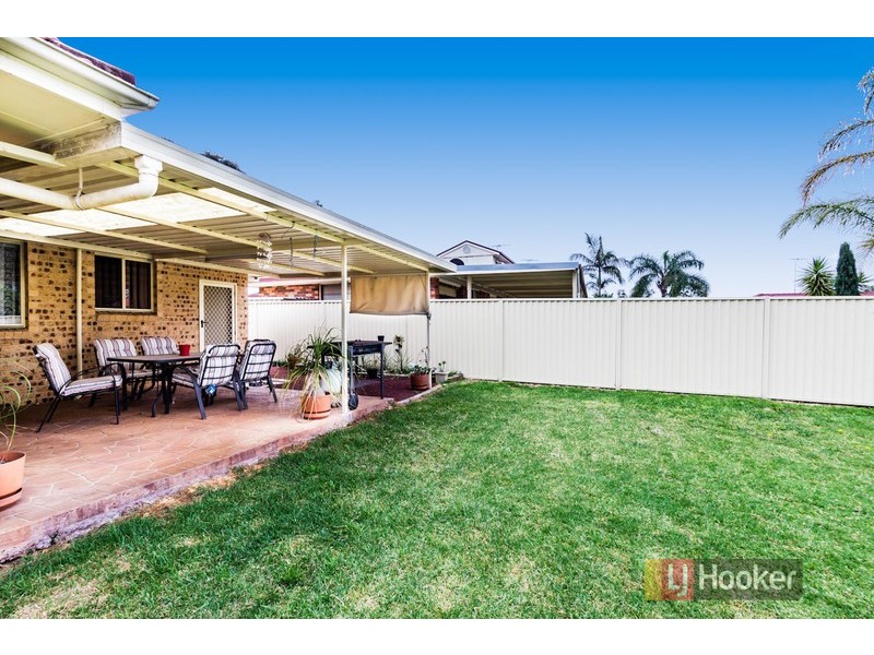 16 Sanctuary Park Drive, Plumpton NSW 2761