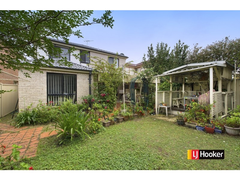 8 White Place, Rooty Hill NSW 2766