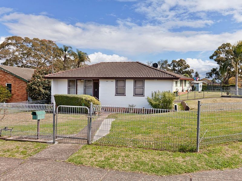 2 Gauss Place, Tregear NSW 2770