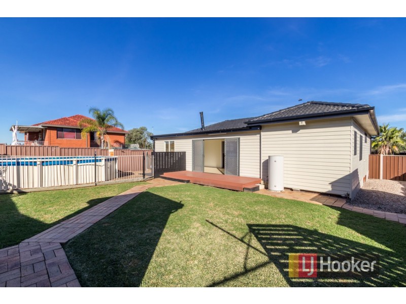 12 Cook Road, Oakhurst NSW 2761