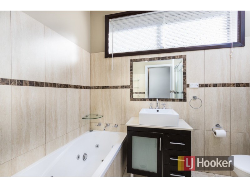 12 Cook Road, Oakhurst NSW 2761