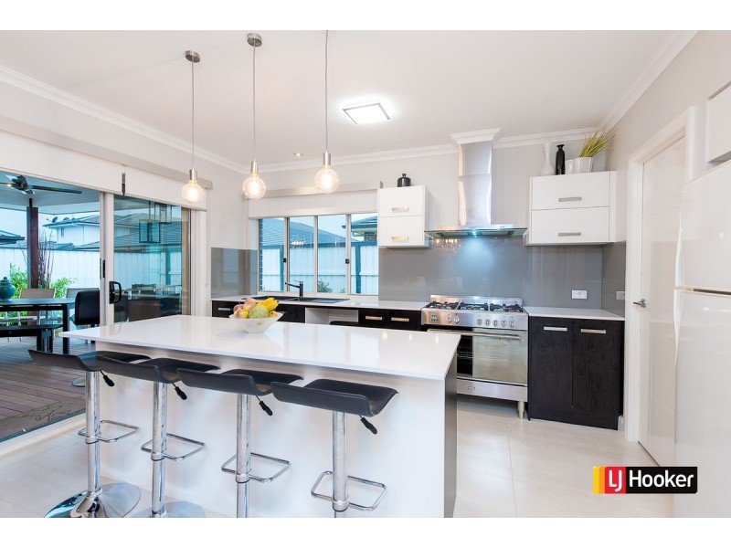 24 Burringoa Crescent, Colebee NSW 2761