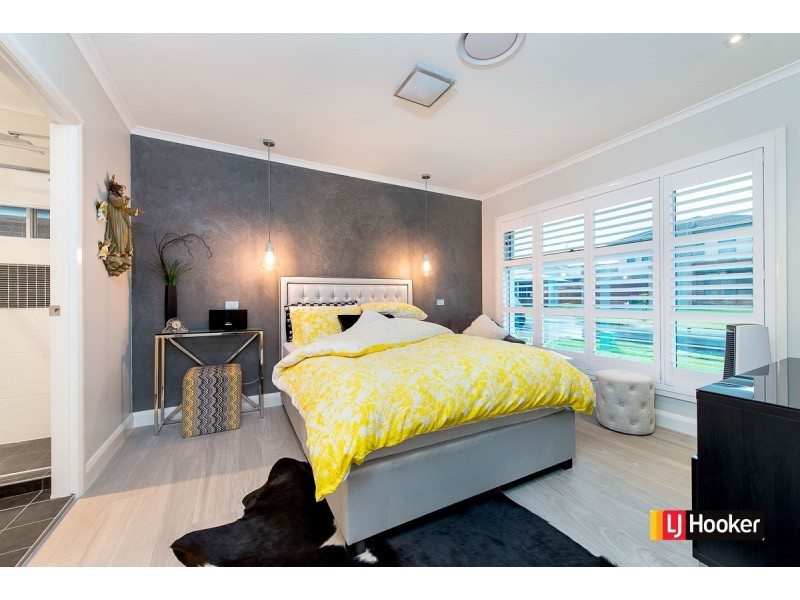 24 Burringoa Crescent, Colebee NSW 2761