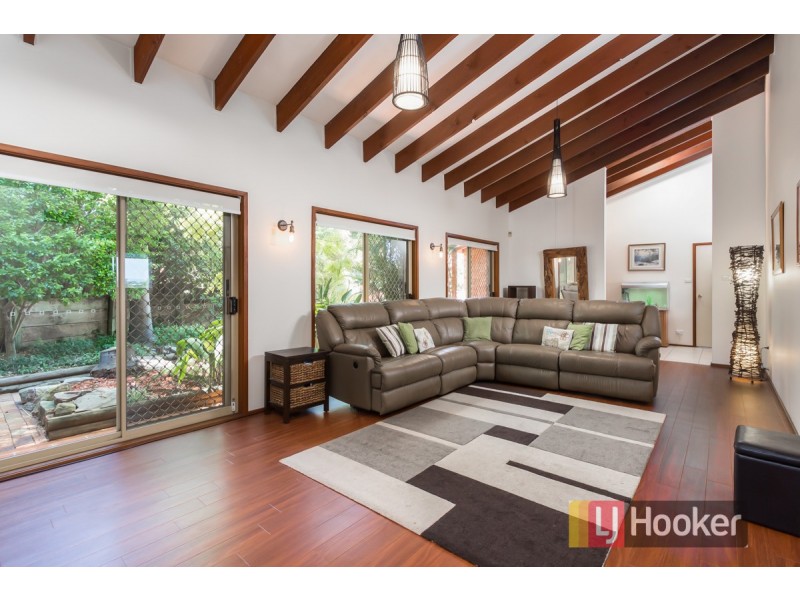 8 Lucan Place, Minchinbury NSW 2770