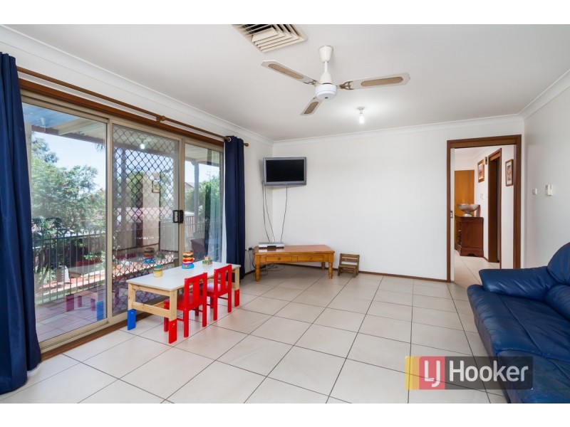 8 Lucan Place, Minchinbury NSW 2770