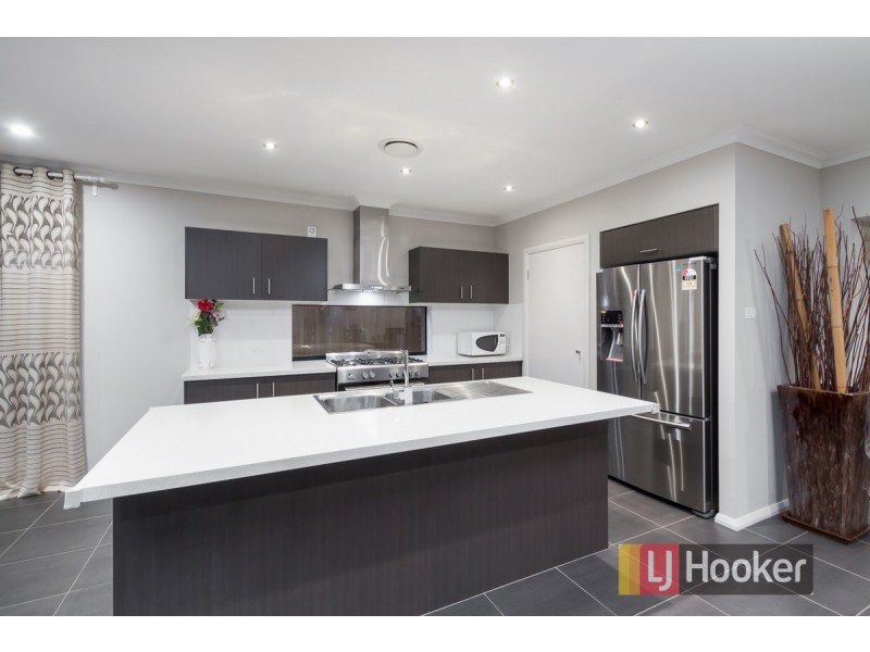 23 Sugarloaf Crescent, Colebee NSW 2761