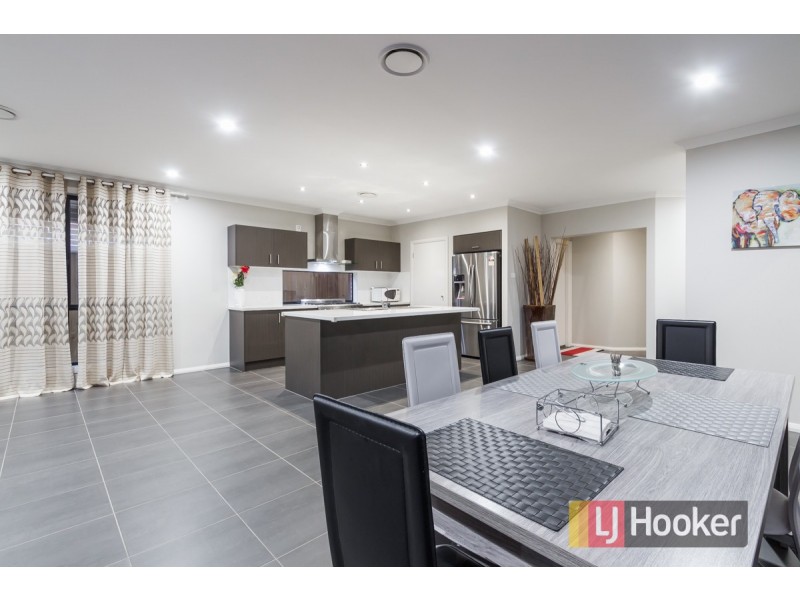 23 Sugarloaf Crescent, Colebee NSW 2761