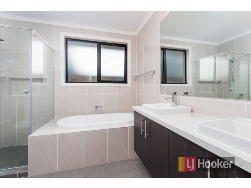 23 Sugarloaf Crescent, Colebee NSW 2761