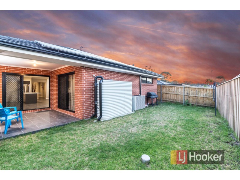 23 Sugarloaf Crescent, Colebee NSW 2761