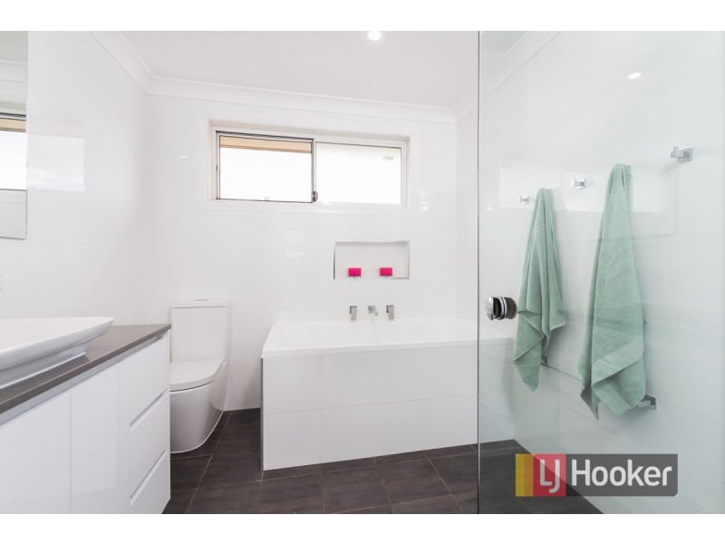 10 Kirsty Crescent, Hassall Grove NSW 2761