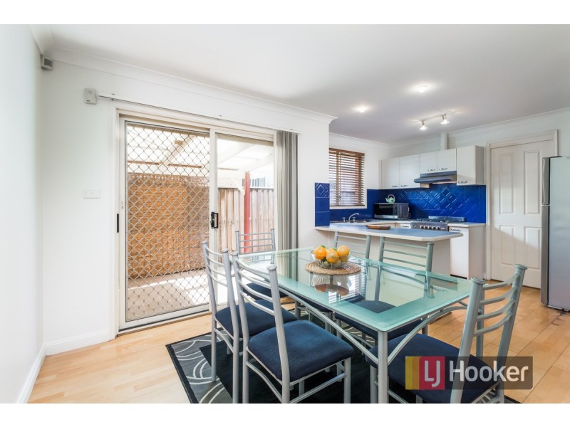 40 Unicombe Crescent, Oakhurst NSW 2761