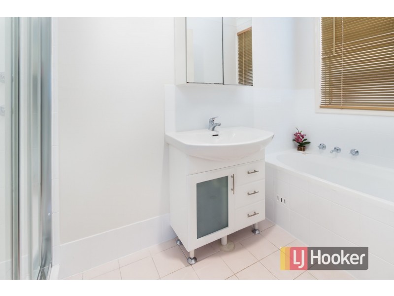 40 Unicombe Crescent, Oakhurst NSW 2761