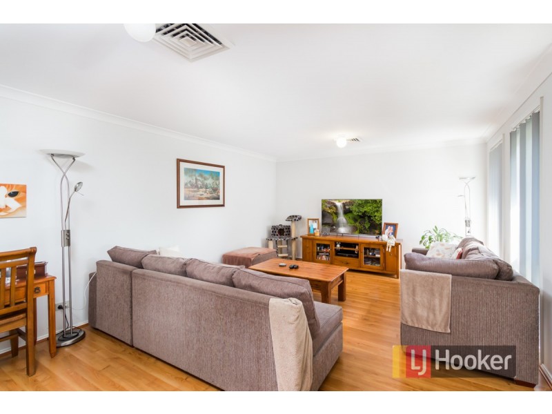 16 Voller Street, Ropes Crossing NSW 2760