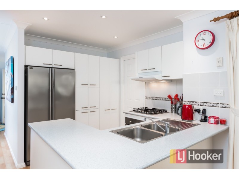 6 Willow Grove, Plumpton NSW 2761