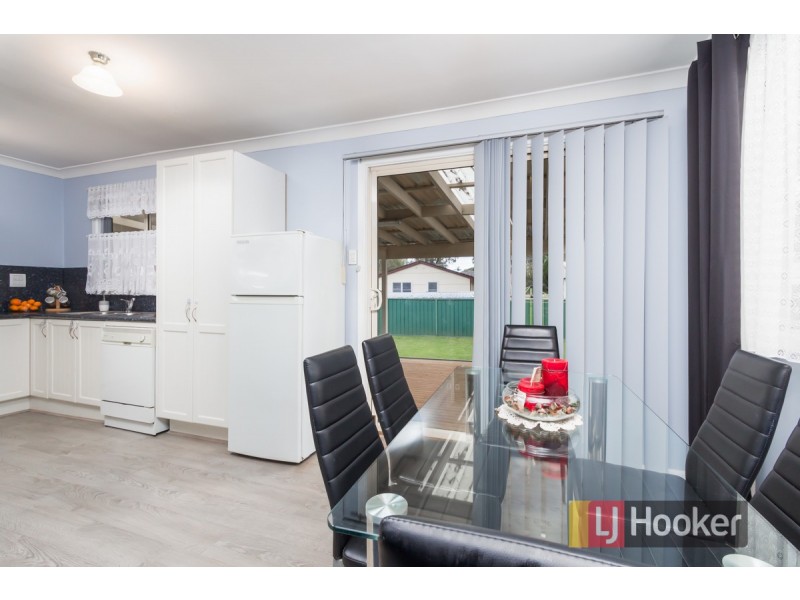 36 Lucena Crescent, Lethbridge Park NSW 2770