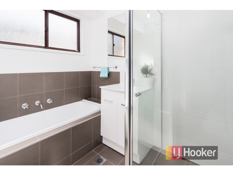 24 Augusta Place, St Clair NSW 2759