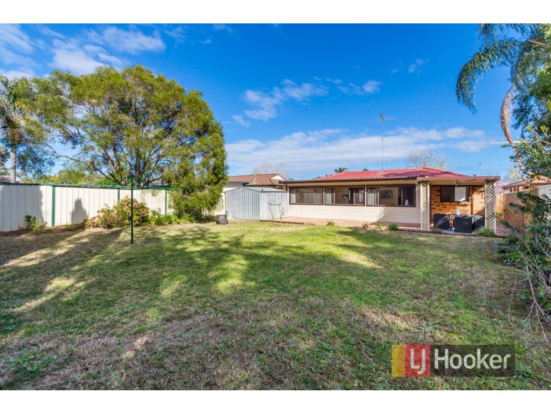 24 Augusta Place, St Clair NSW 2759
