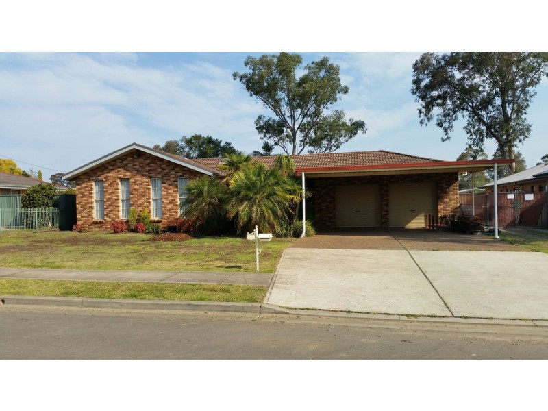 8 Flora Street, Plumpton NSW 2761