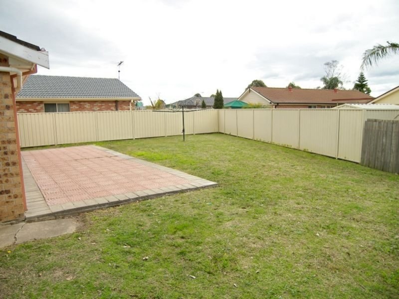77 Aminta Crescent, Hassall Grove NSW 2761