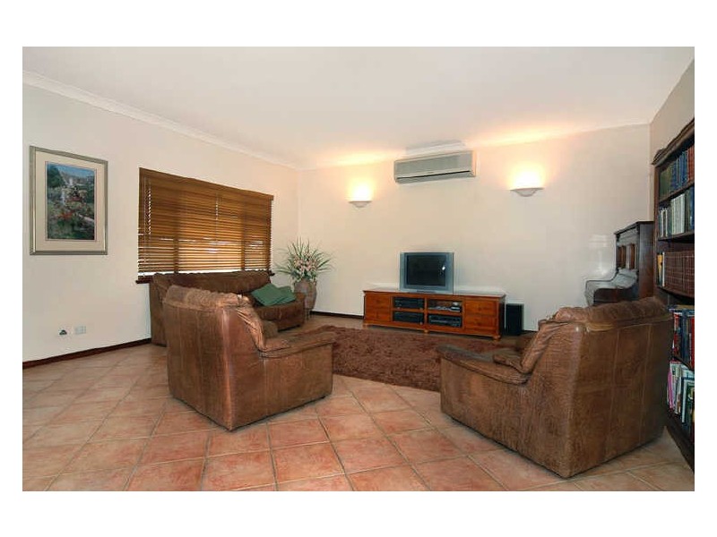 279 Old Coast Road, Australind WA 6233