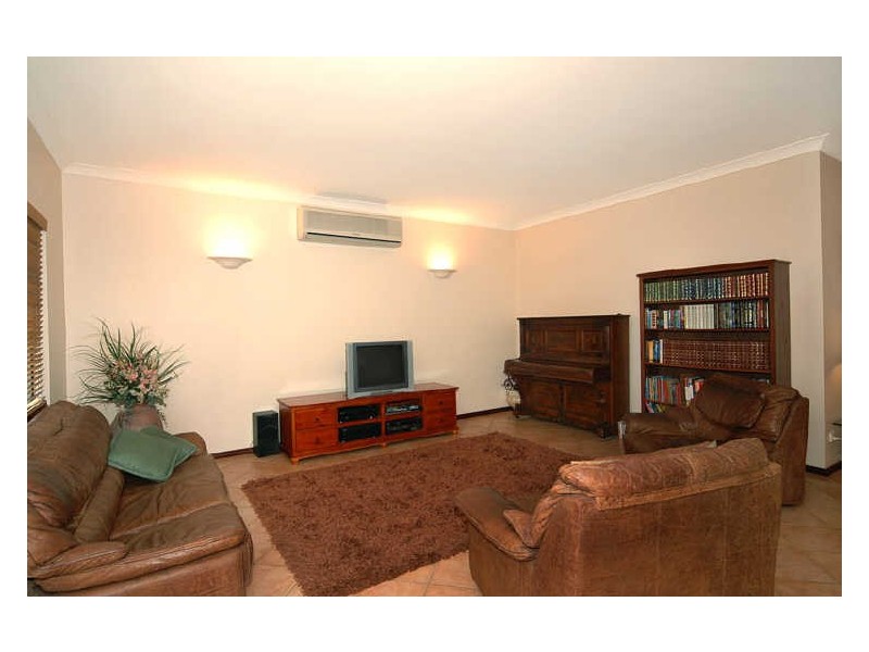 279 Old Coast Road, Australind WA 6233