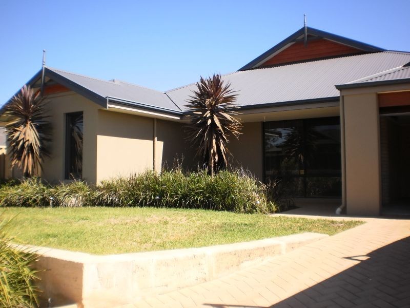 24 Sapphire Road, Dalyellup WA 6230