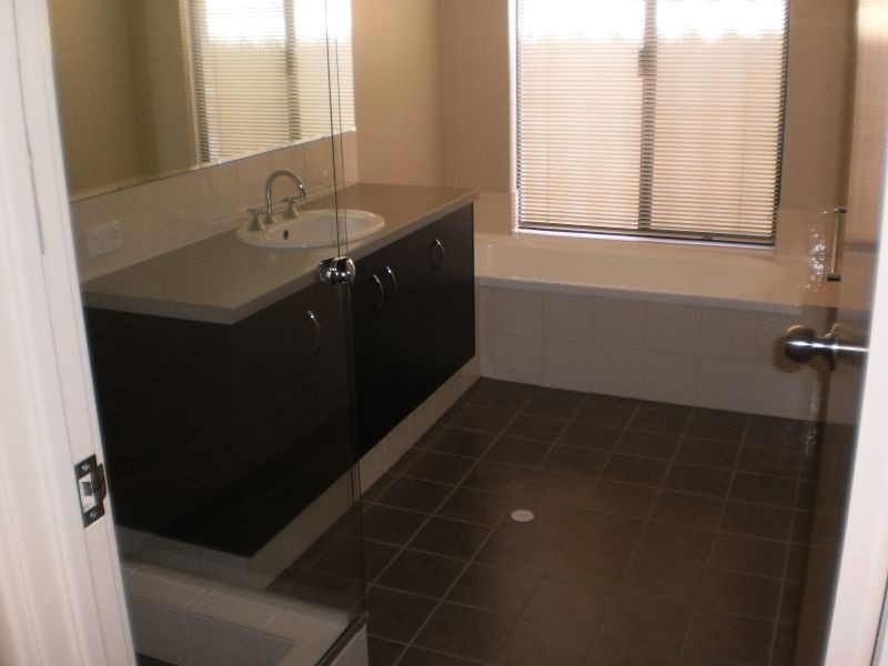 24 Sapphire Road, Dalyellup WA 6230