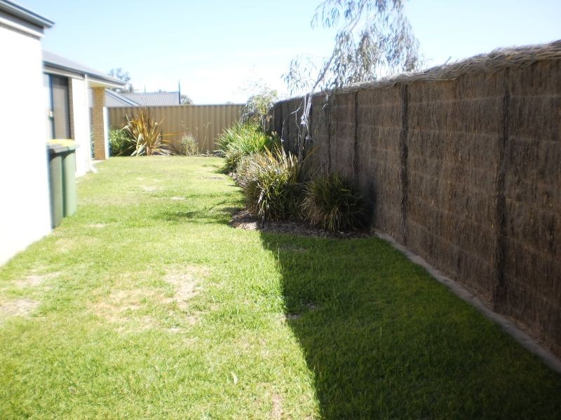 24 Sapphire Road, Dalyellup WA 6230