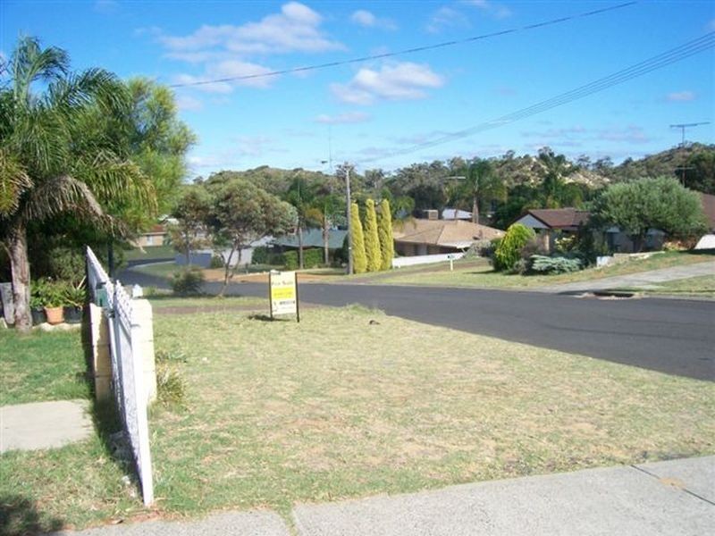 11 Littlefair Drive, Withers WA 6230