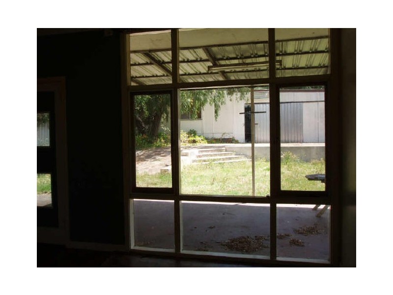 8 Timperley Road, Bunbury WA 6230