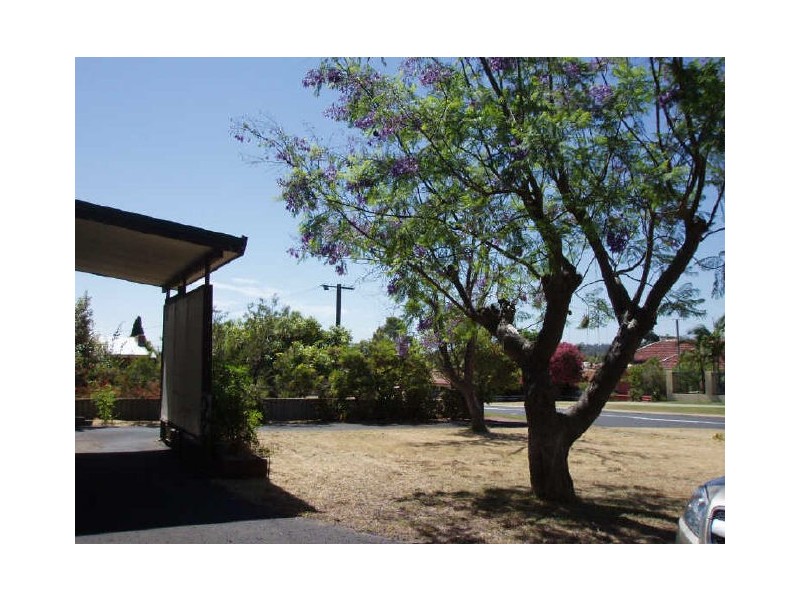 8 Timperley Road, Bunbury WA 6230