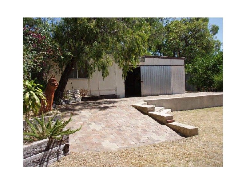 8 Timperley Road, Bunbury WA 6230