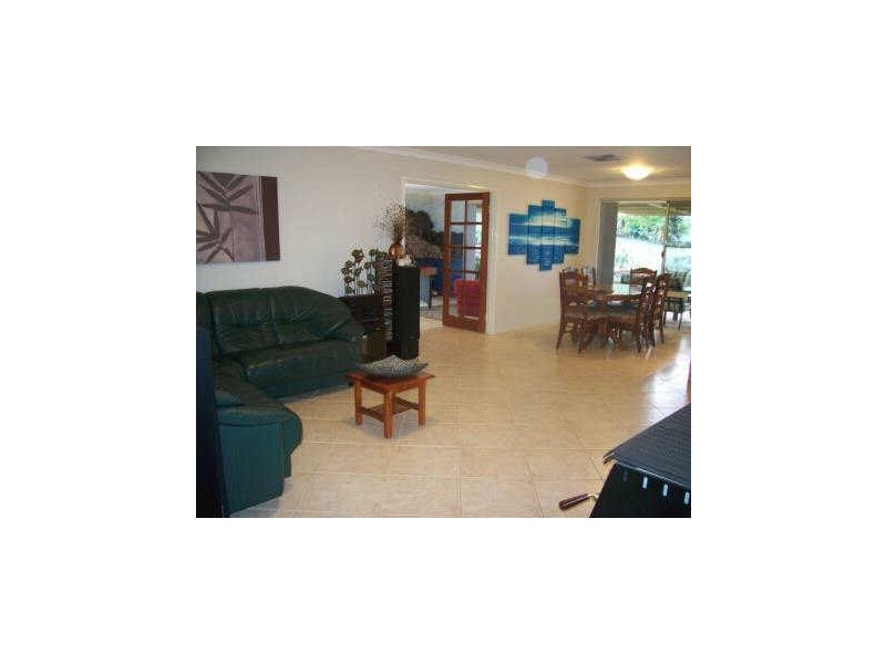 8 Admiralty Place, Australind WA 6233