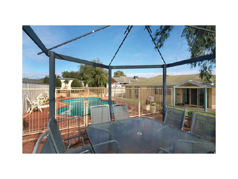 40 Barnes Avenue, Australind WA 6233