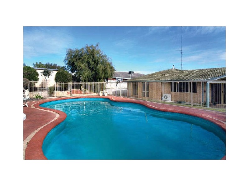 40 Barnes Avenue, Australind WA 6233