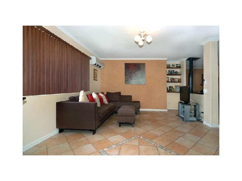 40 Barnes Avenue, Australind WA 6233