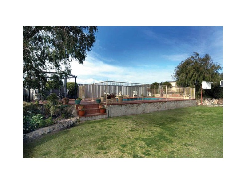 40 Barnes Avenue, Australind WA 6233