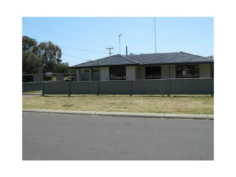 13 Lucy Victoria Avenue, Australind WA 6233