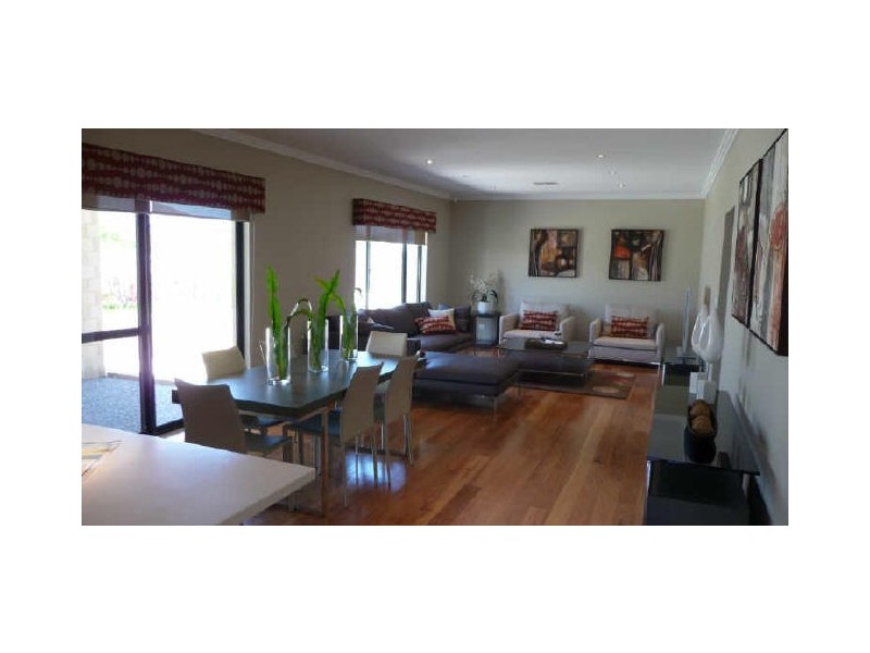 12 Lunar Avenue, Australind WA 6233