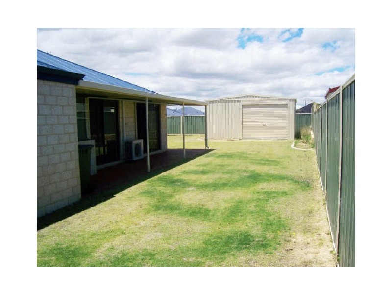 5 Vaughans Way, Australind WA 6233