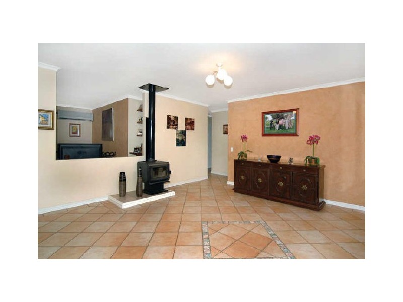 40 Barnes Avenue, Australind WA 6233