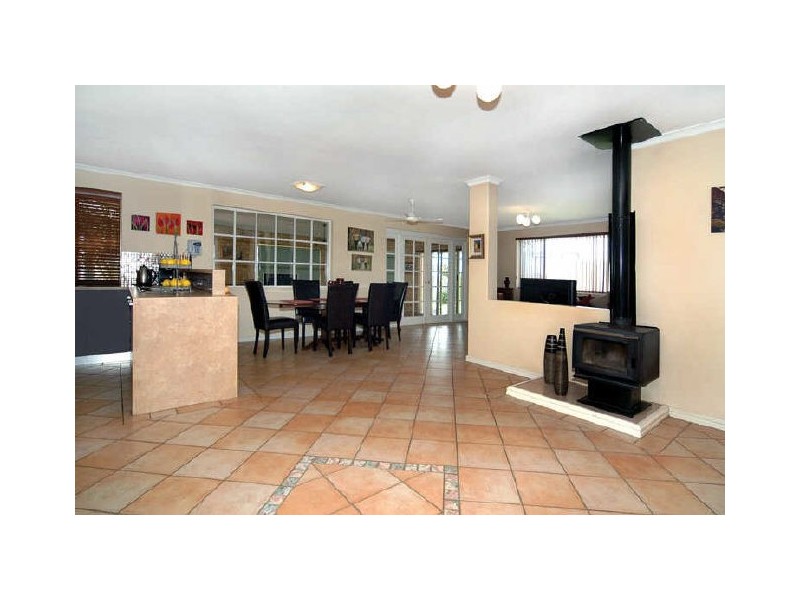 40 Barnes Avenue, Australind WA 6233