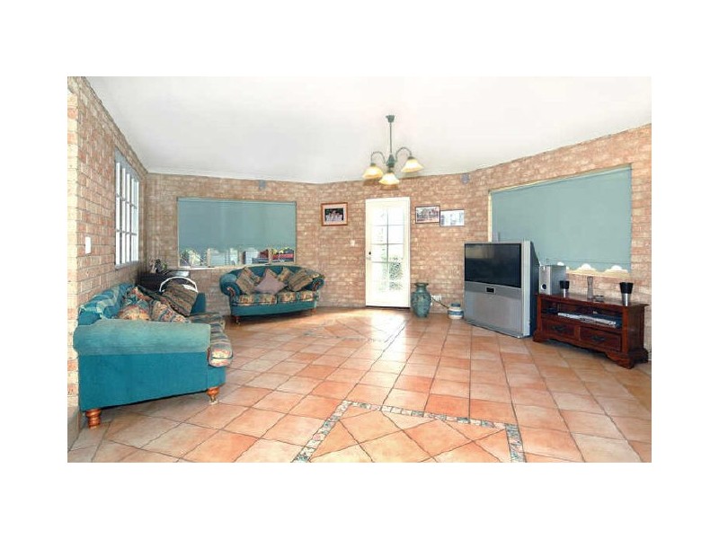 40 Barnes Avenue, Australind WA 6233