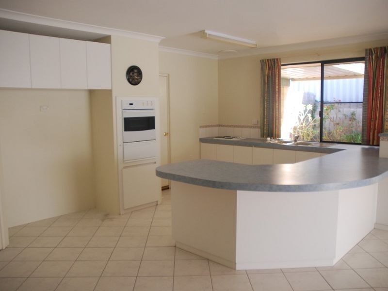 5 Hibiscus Street, Eaton WA 6232