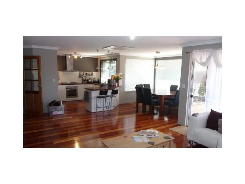 2 Howitt Way, Dalyellup WA 6230