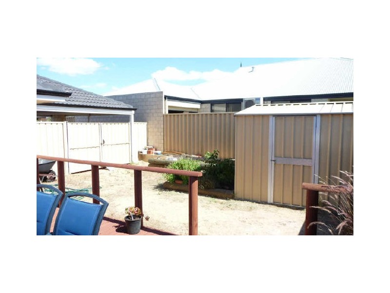 2 Howitt Way, Dalyellup WA 6230