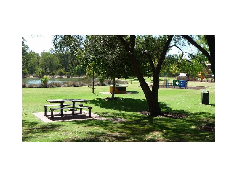 2 Howitt Way, Dalyellup WA 6230